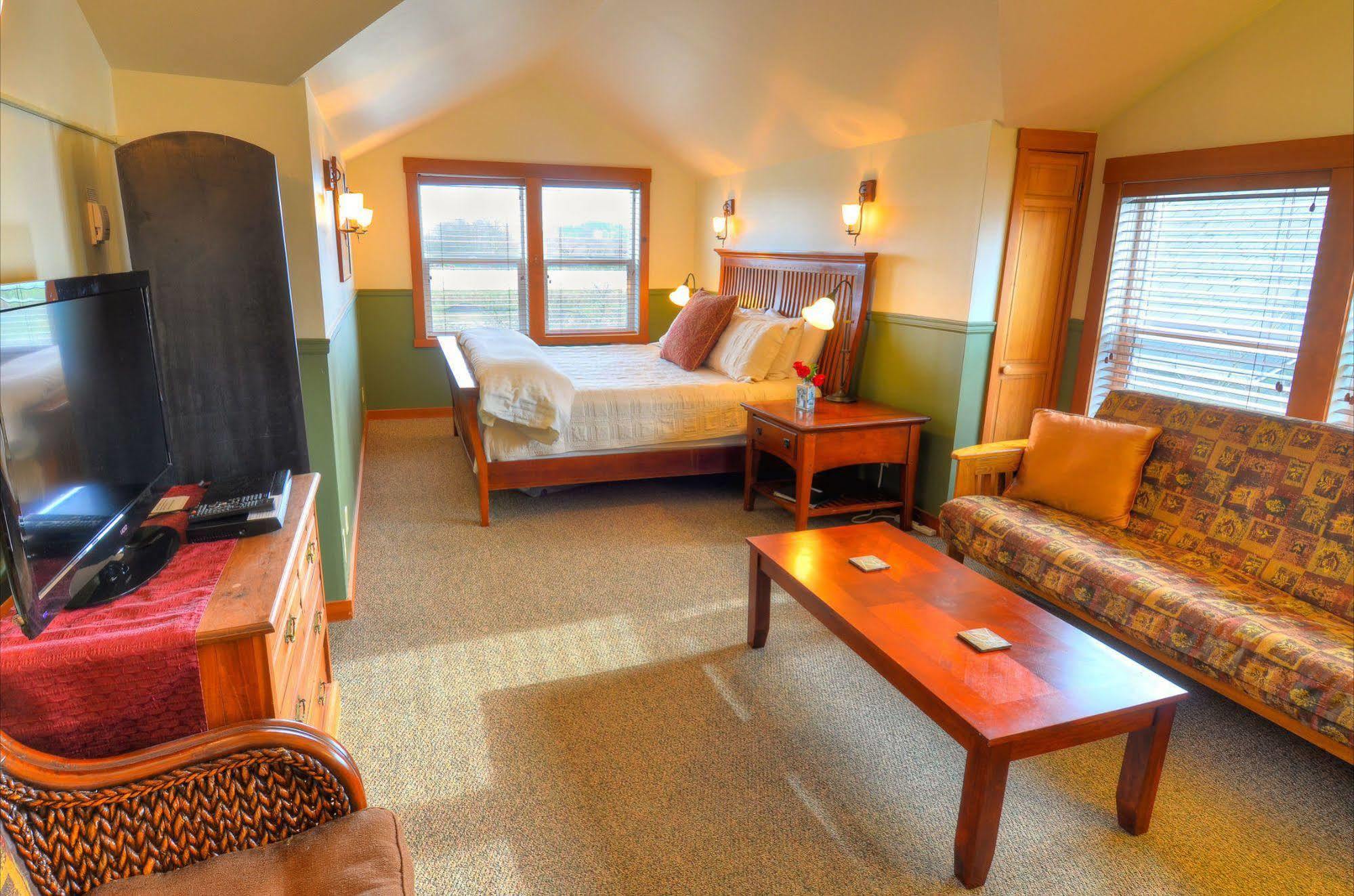 The Heron Inn And Day Spa La Conner Exterior photo